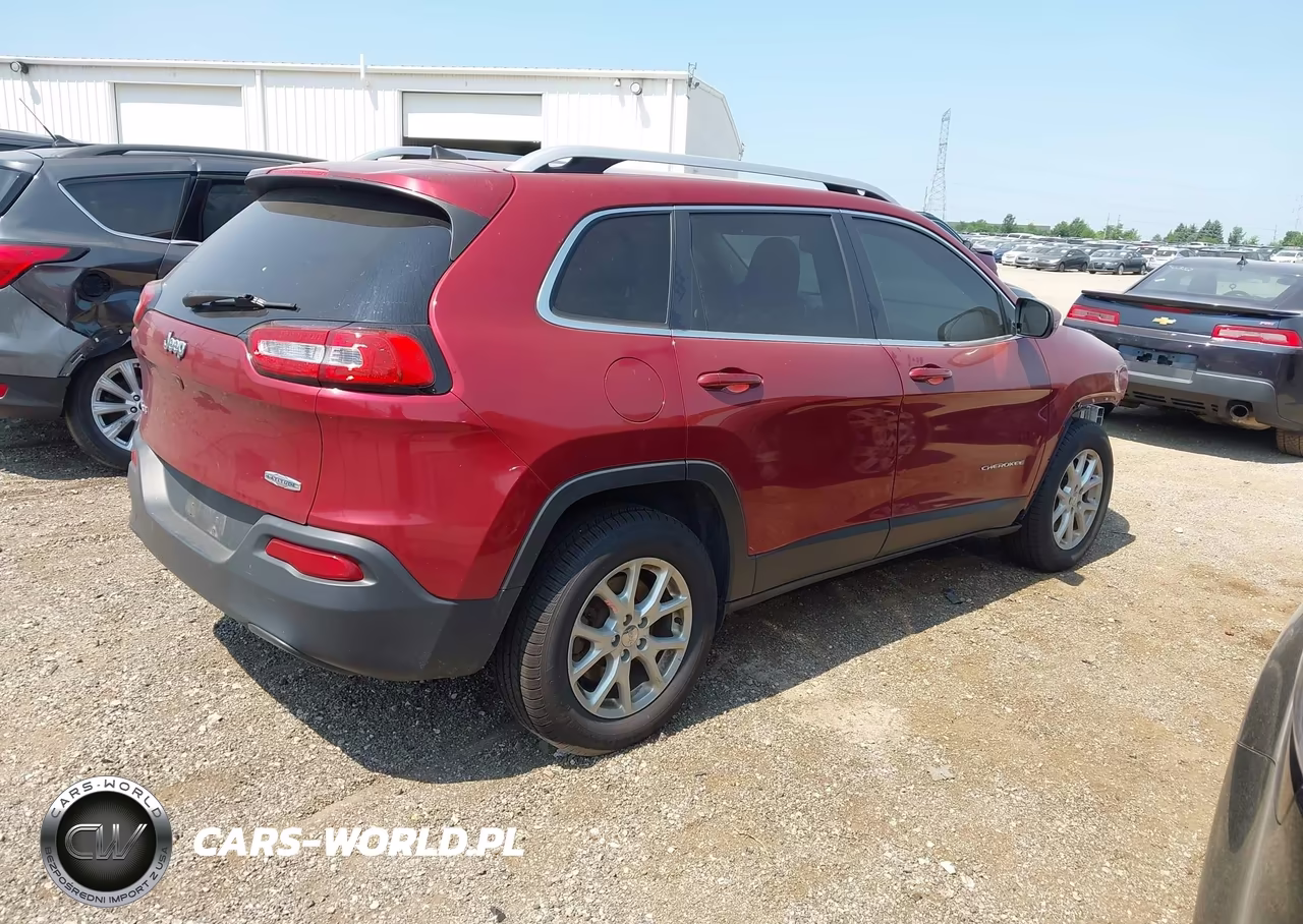 2017 Jeep Cherokee Latitude VIN:1C4PJMCB1HW658368 - 4