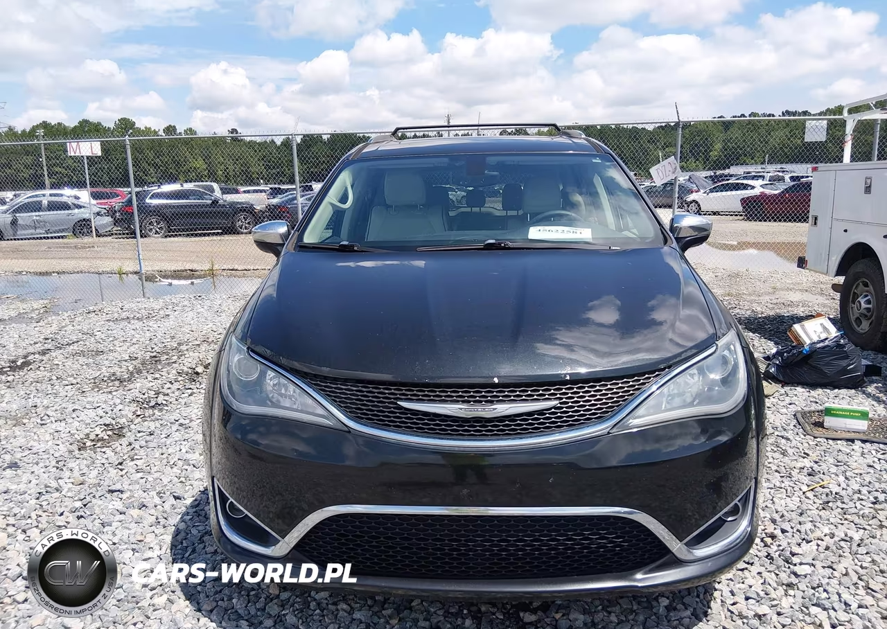 2017 Chrysler Pacifica Limited VIN:2C4RC1GG5HR762992 - 13