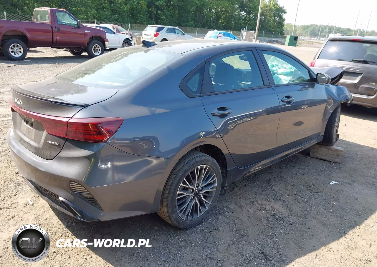 2023 Kia Forte Gt-Line VIN:3KPF54ADXPE603818 - 4