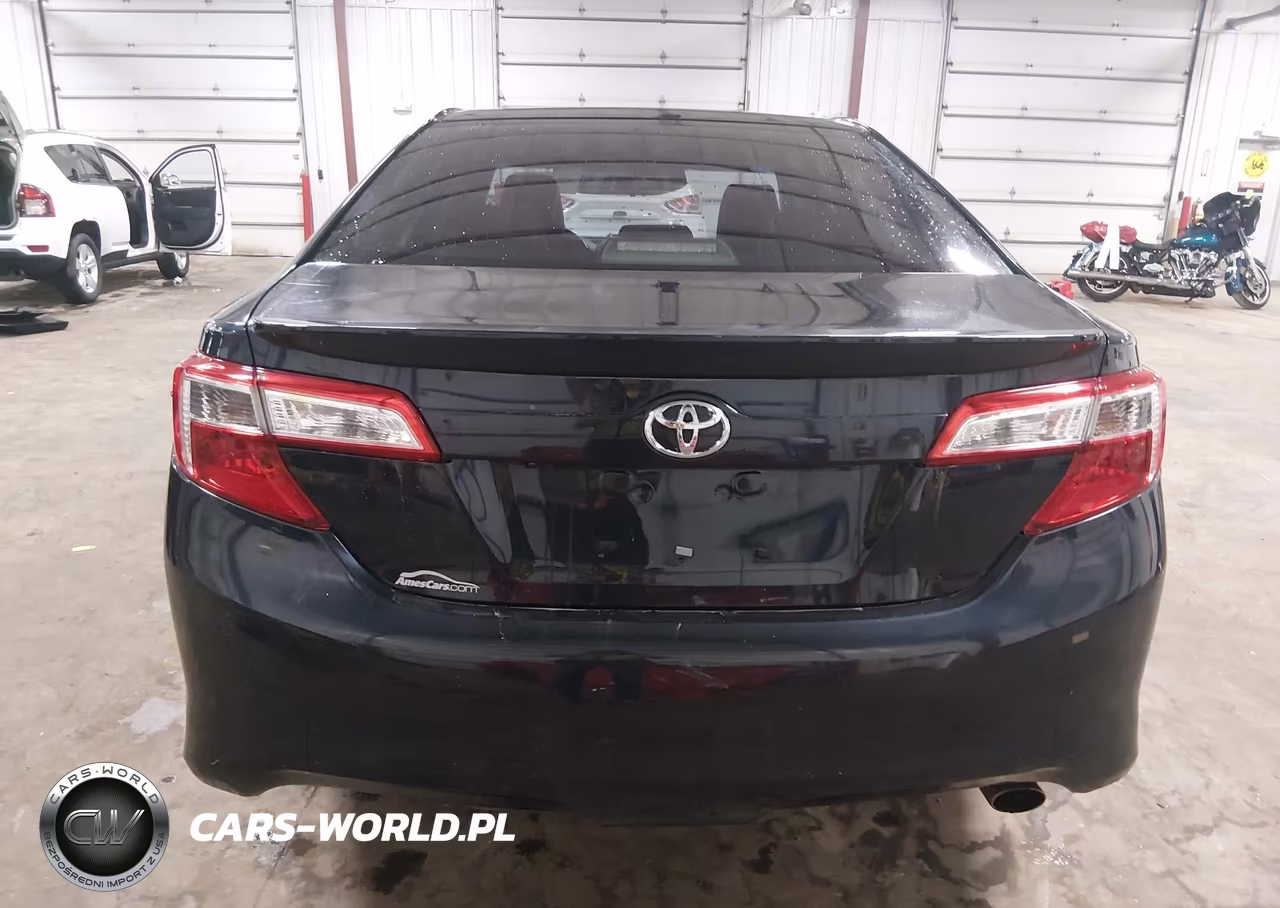 2014 Toyota Camry Se Sport VIN:4T1BF1FKXEU833550 - 16