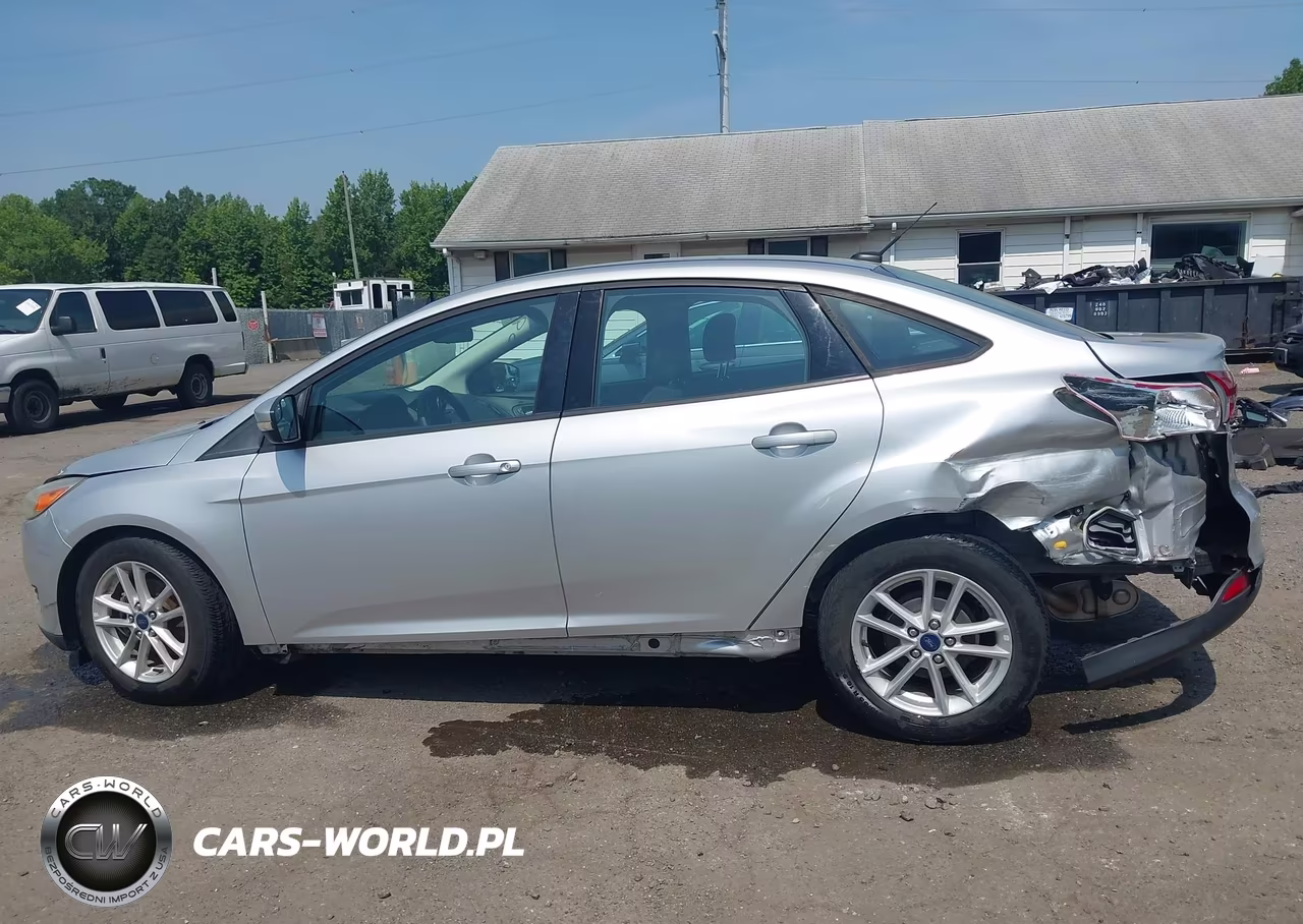 2016 Ford Focus Se VIN:1FADP3F2XGL397464 - 14