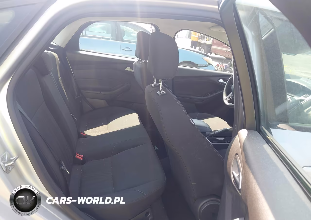 2016 Ford Focus Se VIN:1FADP3F2XGL397464 - 8