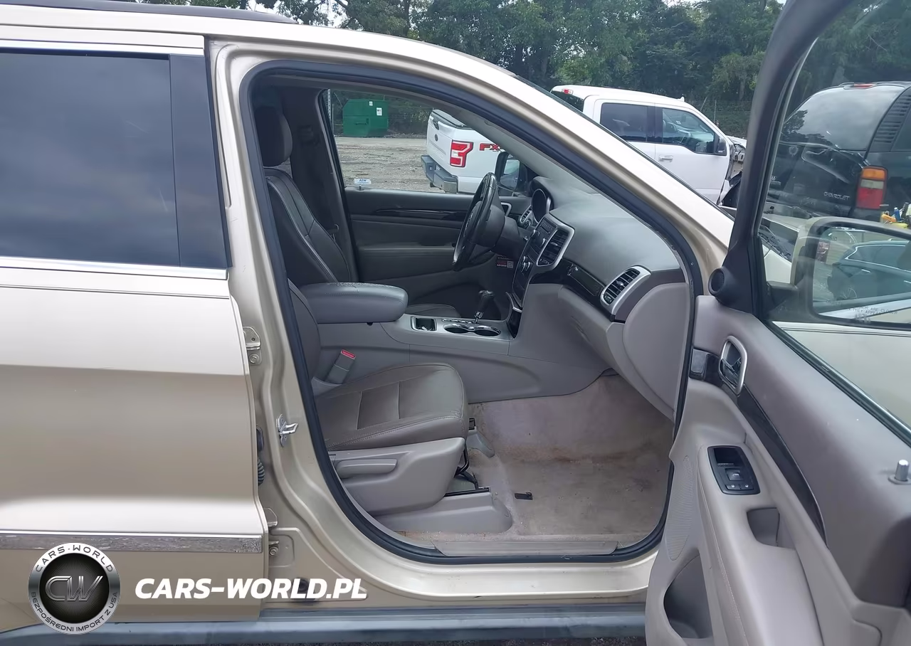2012 Jeep Grand Cherokee Laredo VIN:1C4RJEAG9CC167277 - 5