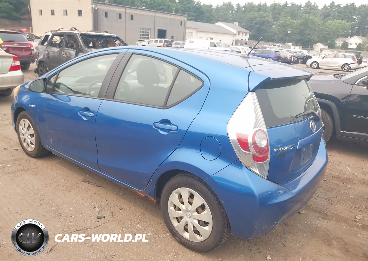 2012 Toyota Prius C Two VIN:JTDKDTB3XC1519464 - 3