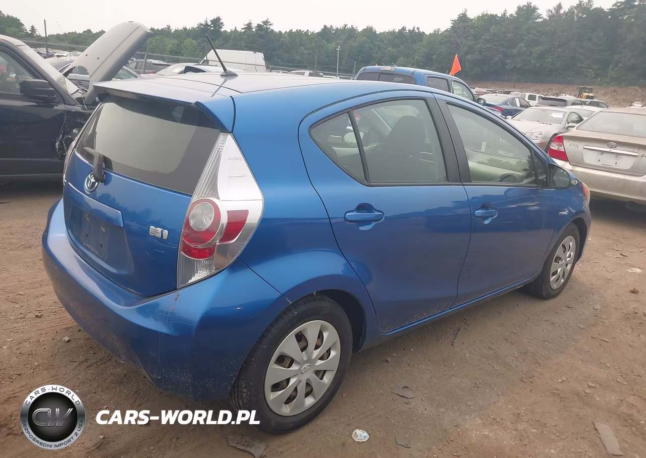 2012 Toyota Prius C Two VIN:JTDKDTB3XC1519464 - 4