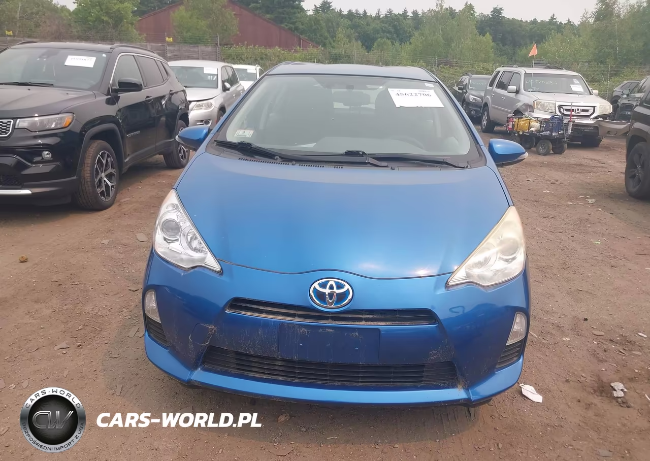 2012 Toyota Prius C Two VIN:JTDKDTB3XC1519464 - 6