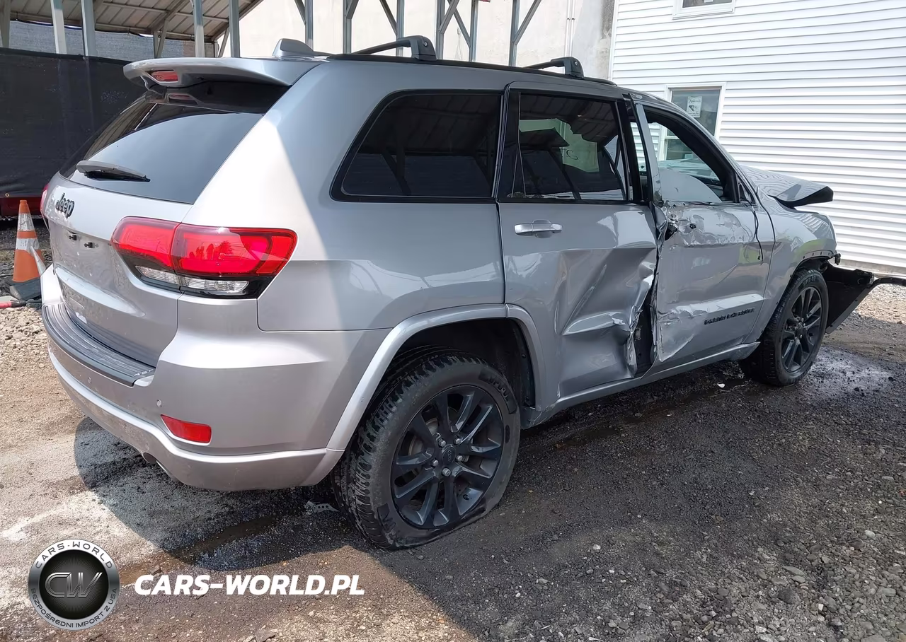 2018 Jeep Grand Cherokee Altitude 4X4 VIN:1C4RJFAG7JC470514 - 4