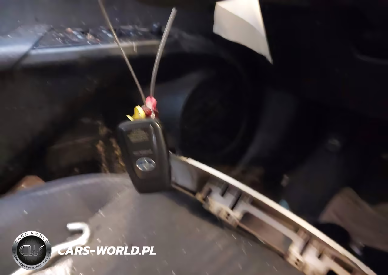 2018 Toyota Prius Two VIN:JTDKBRFU4J3601266 - 11