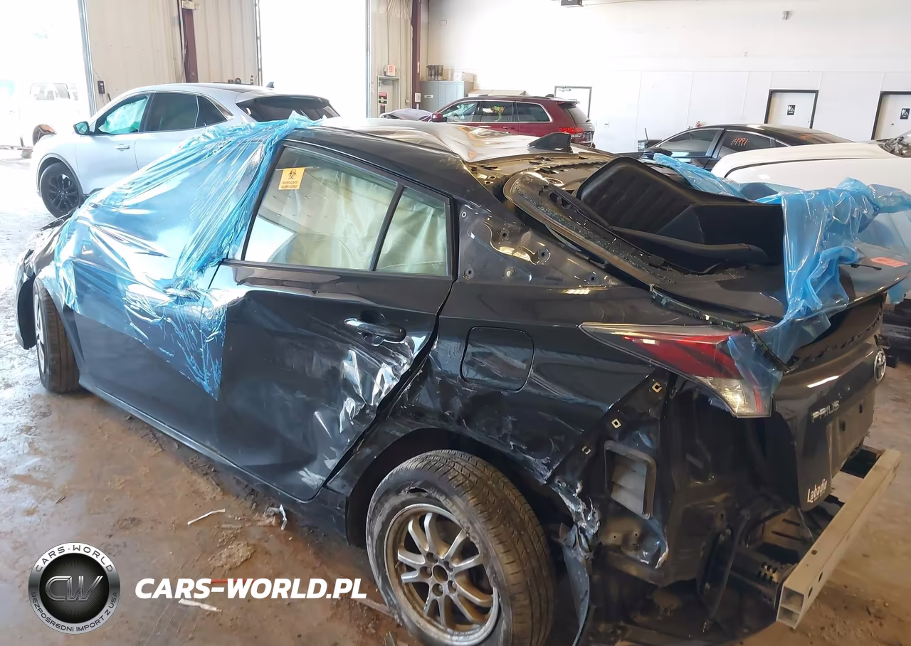 2018 Toyota Prius Two VIN:JTDKBRFU4J3601266 - 3