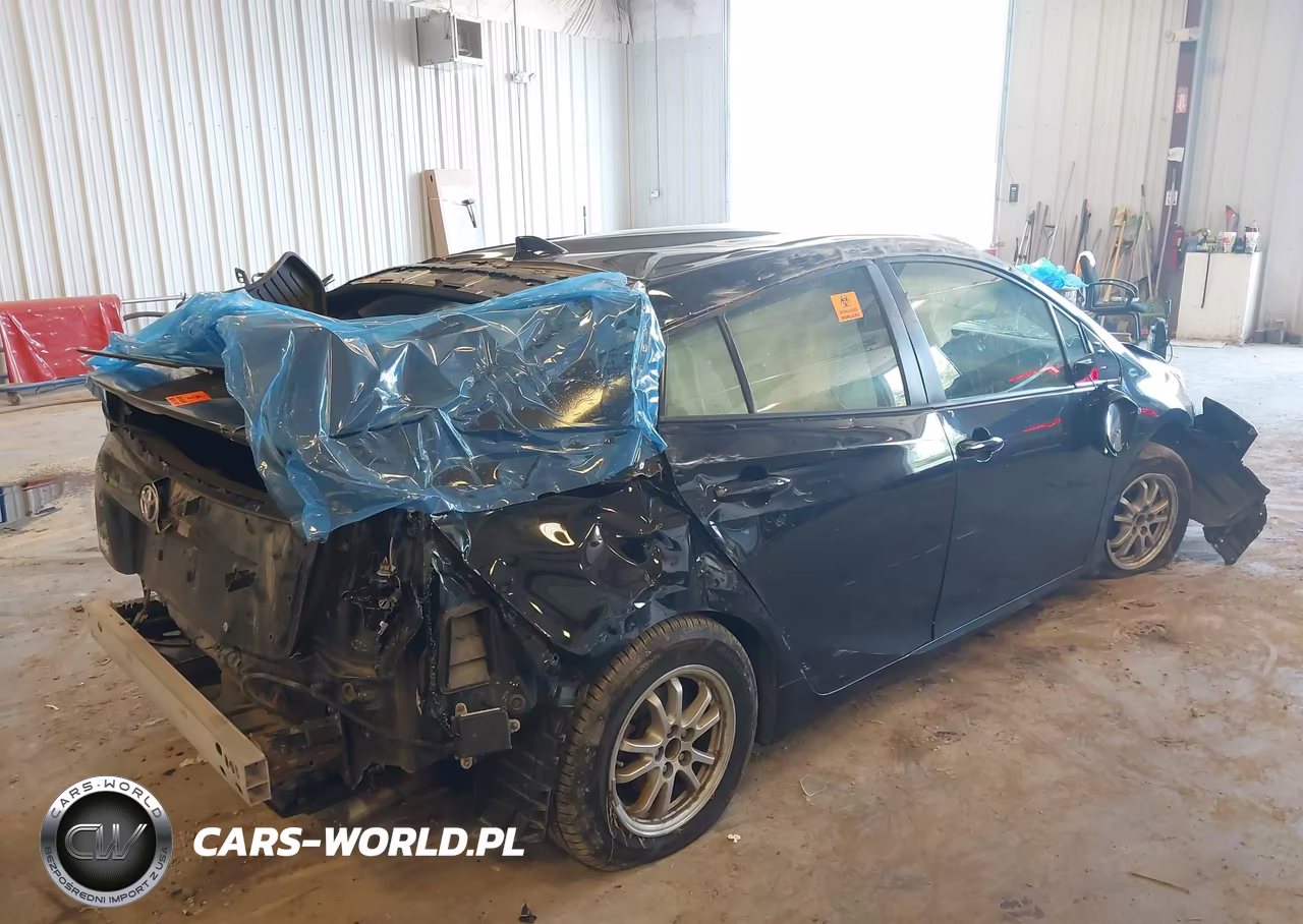 2018 Toyota Prius Two VIN:JTDKBRFU4J3601266 - 4