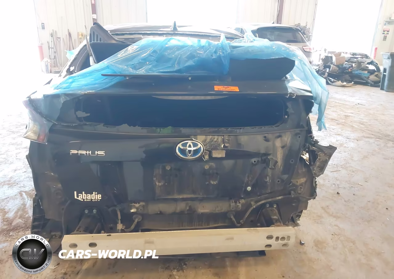 2018 Toyota Prius Two VIN:JTDKBRFU4J3601266 - 6