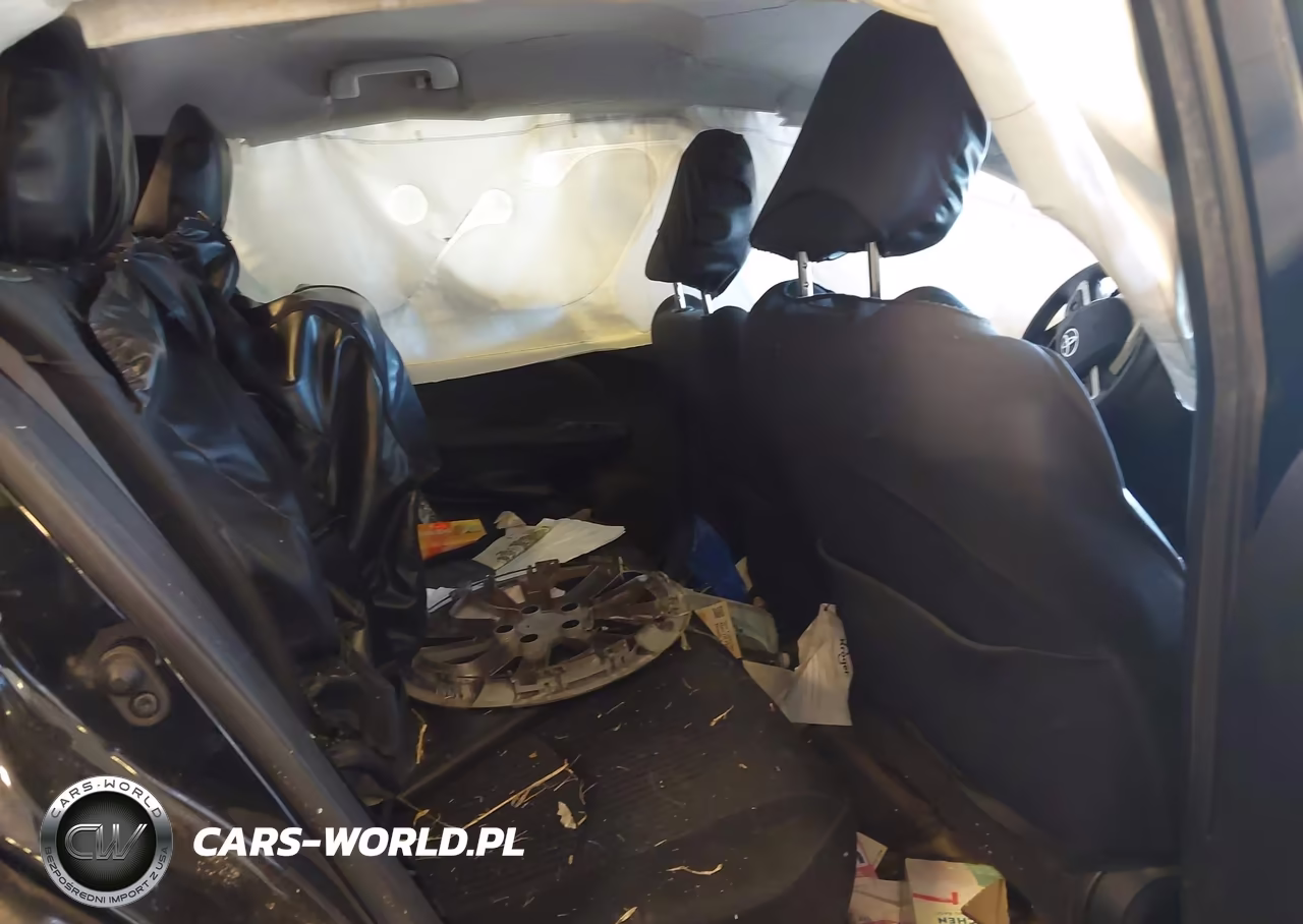 2018 Toyota Prius Two VIN:JTDKBRFU4J3601266 - 8