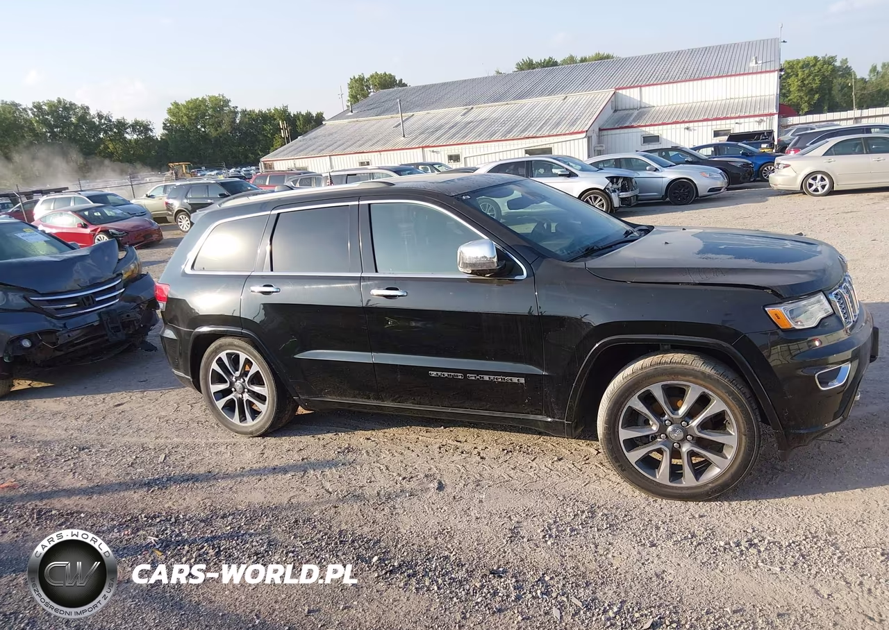 2017 Jeep Grand Cherokee Overland VIN:1C4RJFCG7HC790388 - 19