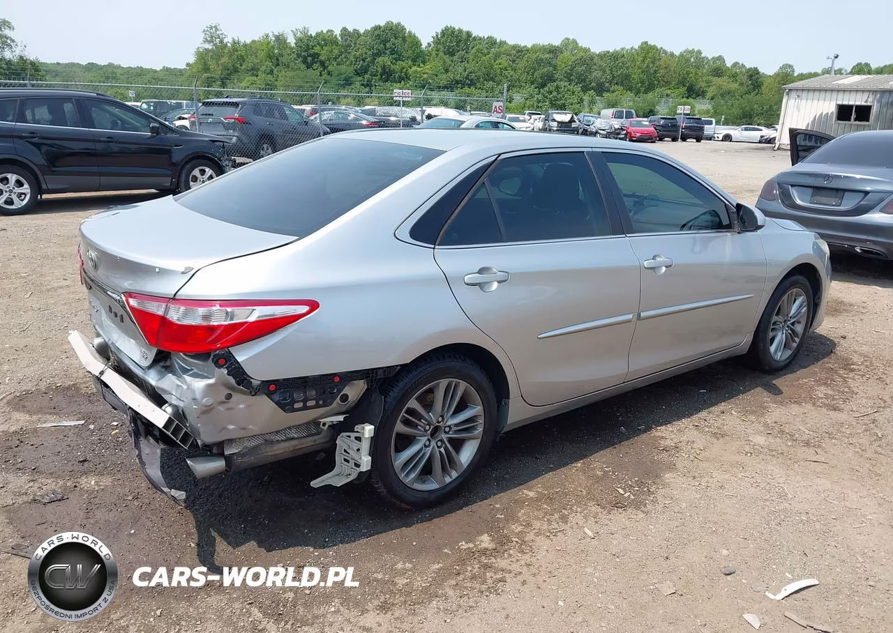 2017 Toyota Camry Se VIN:4T1BF1FK9HU308127 - 4