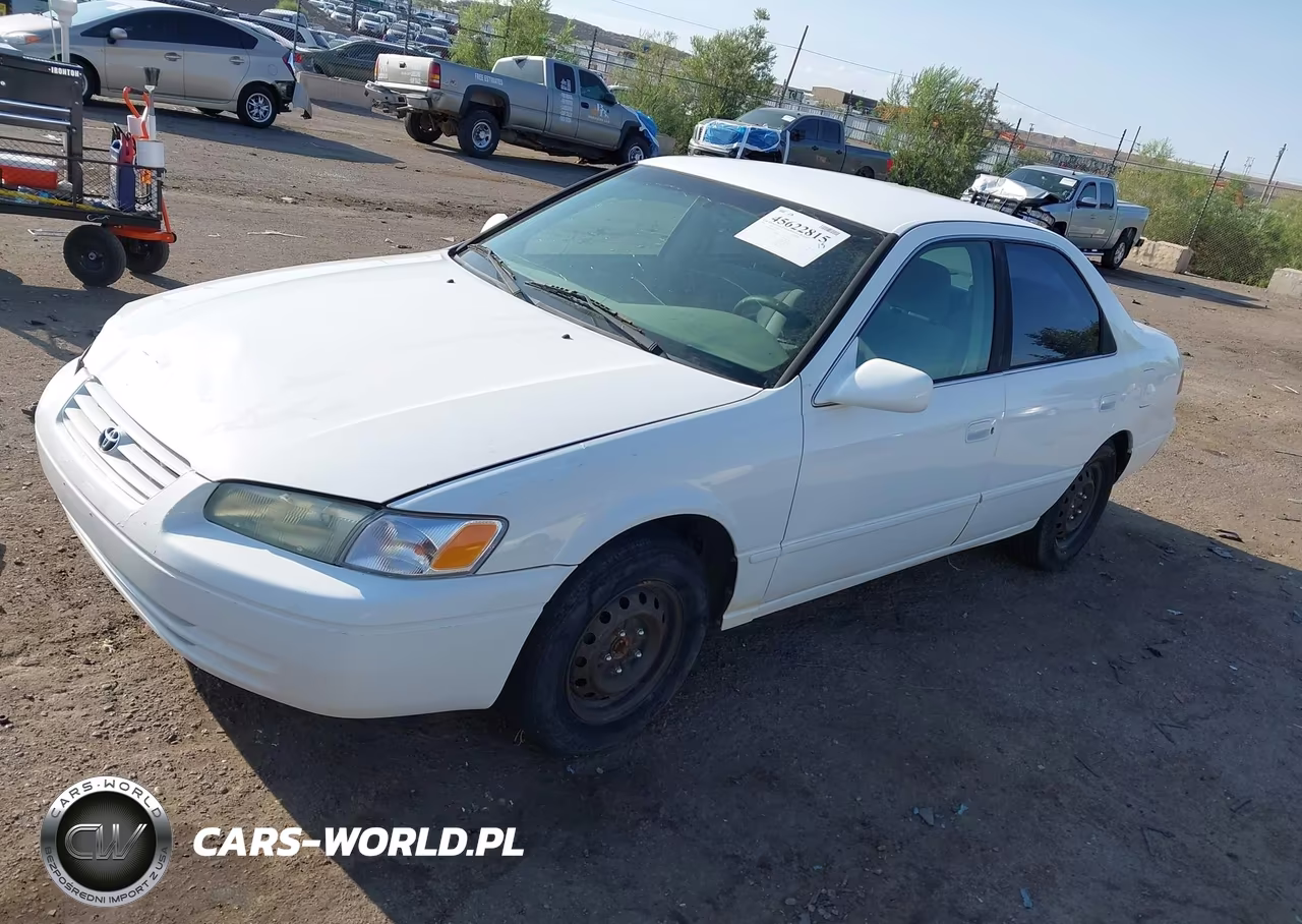 1999 Toyota Camry Le VIN:JT2BG22K2X0289657 - 2