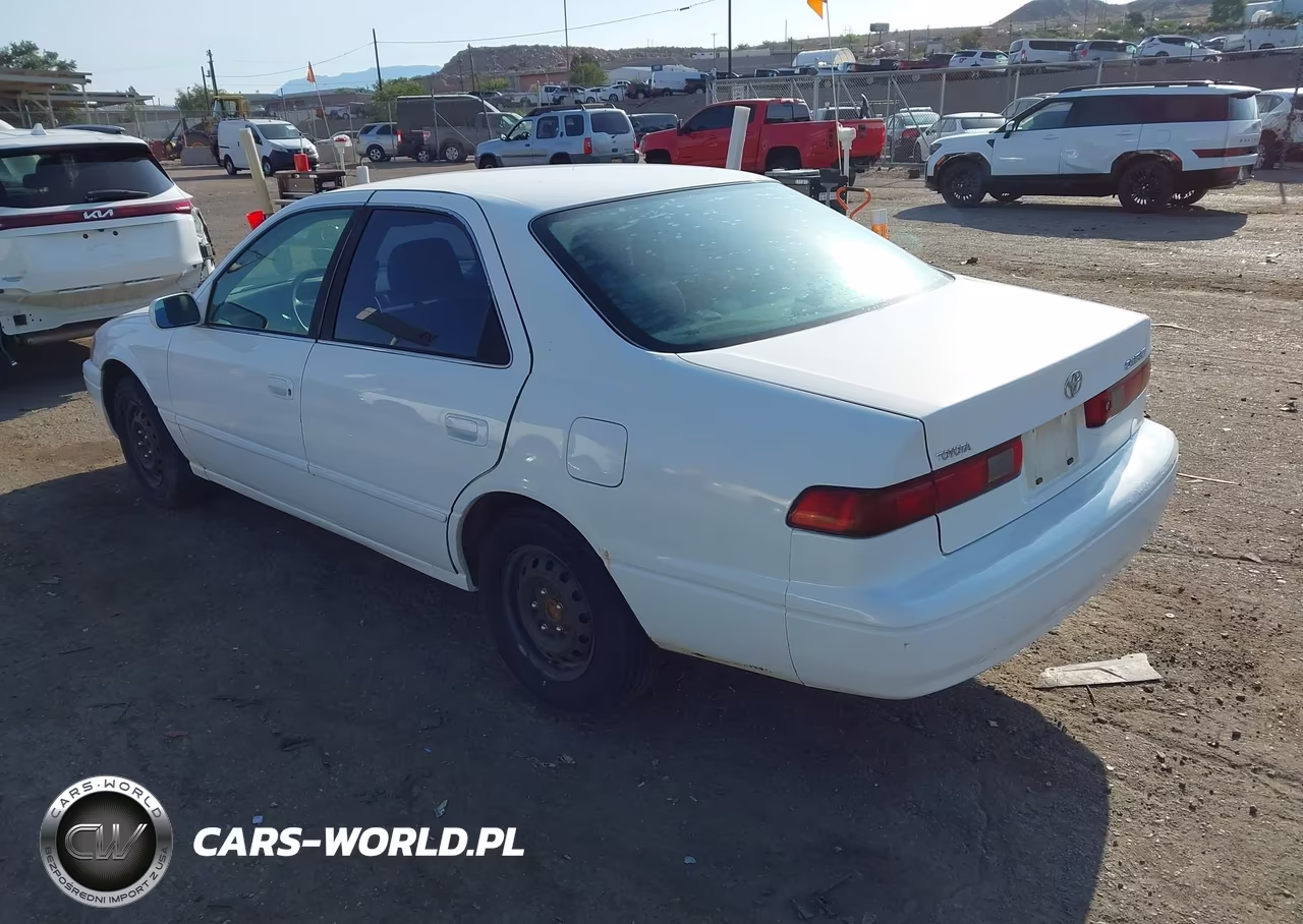 1999 Toyota Camry Le VIN:JT2BG22K2X0289657 - 3