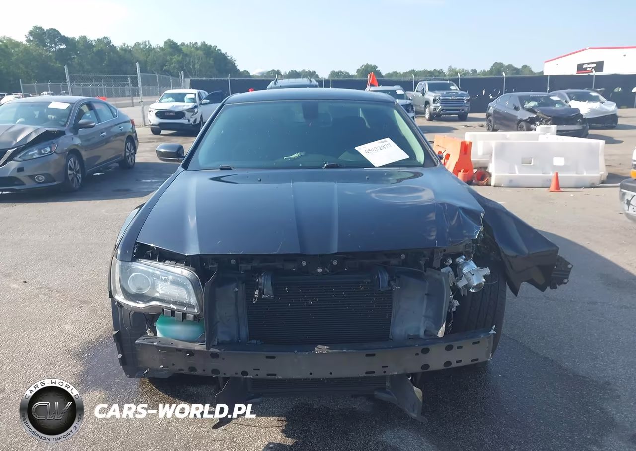 2018 Chrysler 300 Touring VIN:2C3CCAAG0JH222934 - 13