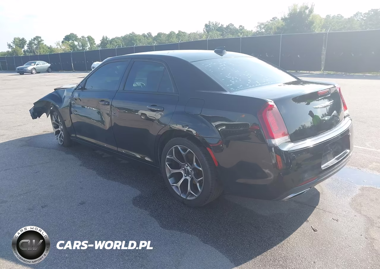 2018 Chrysler 300 Touring VIN:2C3CCAAG0JH222934 - 3