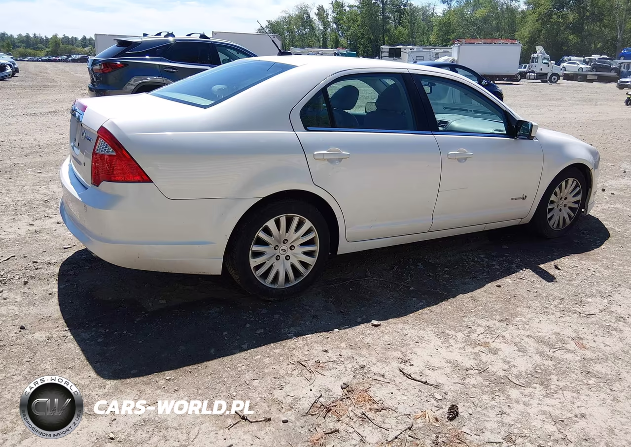 2010 Ford Fusion Hybrid VIN:3FADP0L30AR188920 - 4