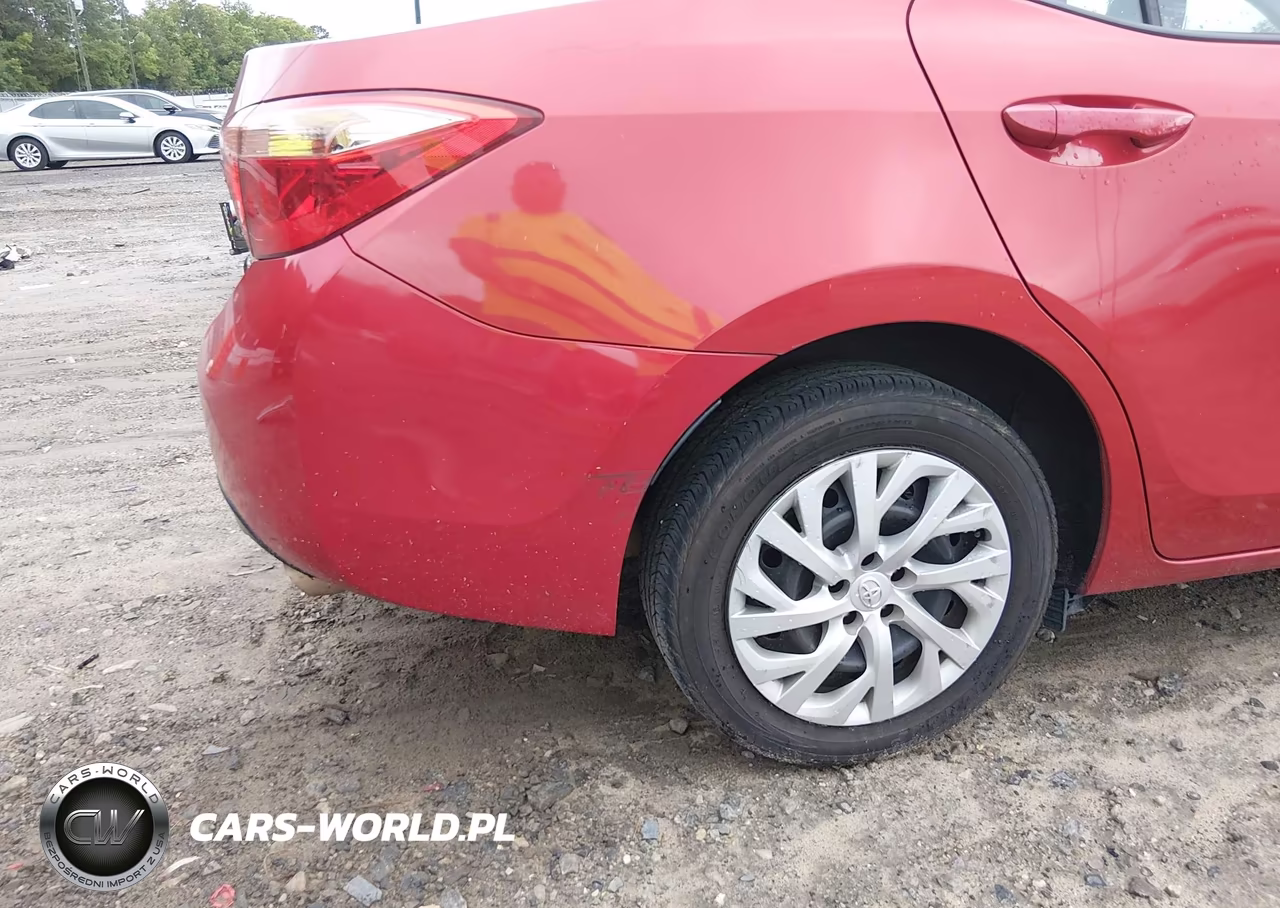 2019 Toyota Corolla Le VIN:5YFBURHE1KP898098 - 18