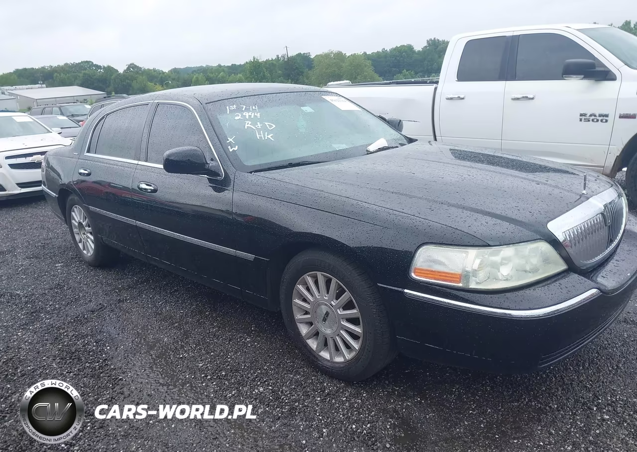 2004 Lincoln Town Car Signature – zdjęcie 1 z 12