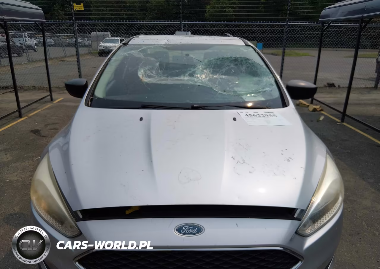 2017 Ford Focus S VIN:1FADP3E26HL324577 - 6