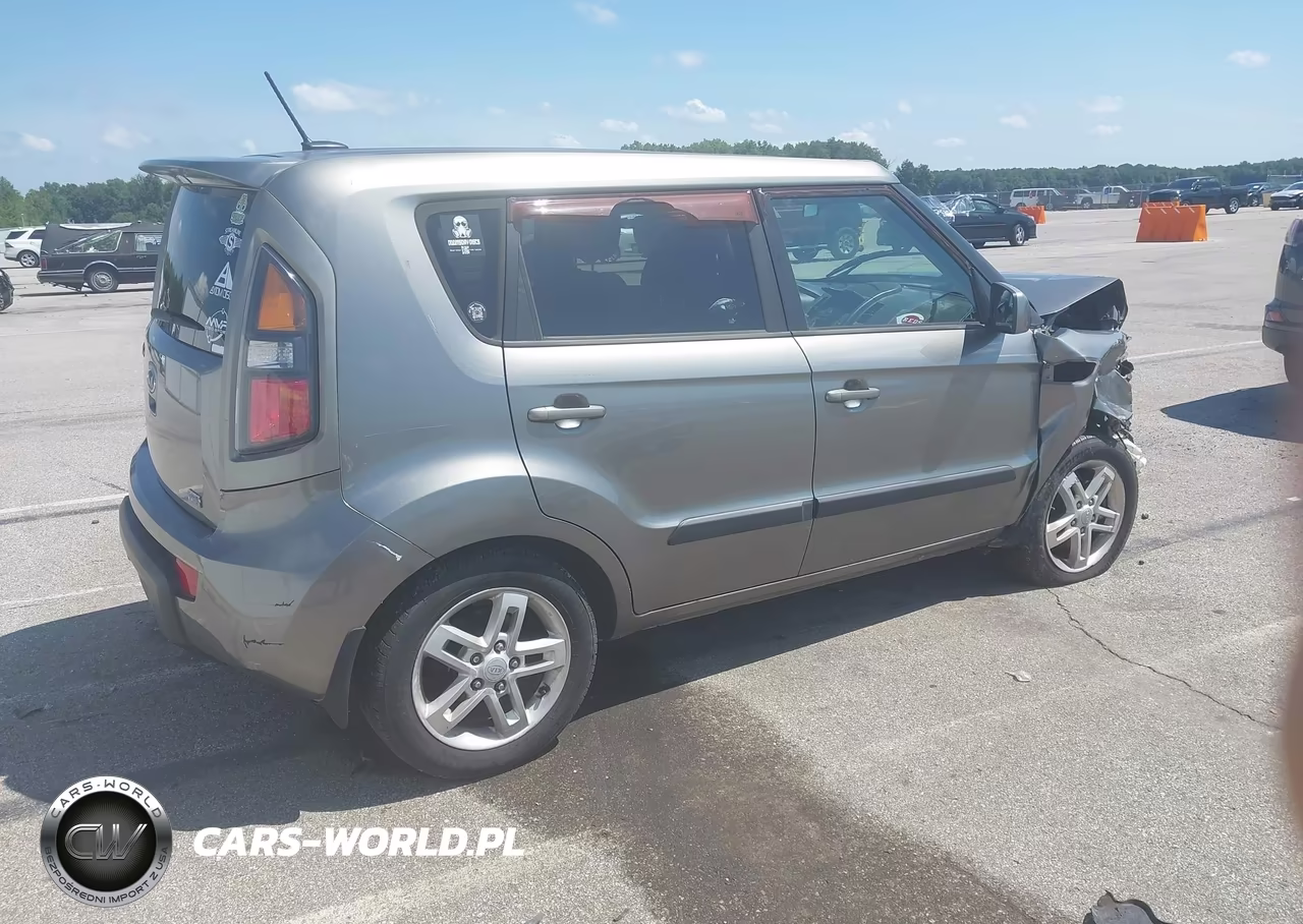 2011 Kia Soul + VIN:KNDJT2A25B7238301 - 4