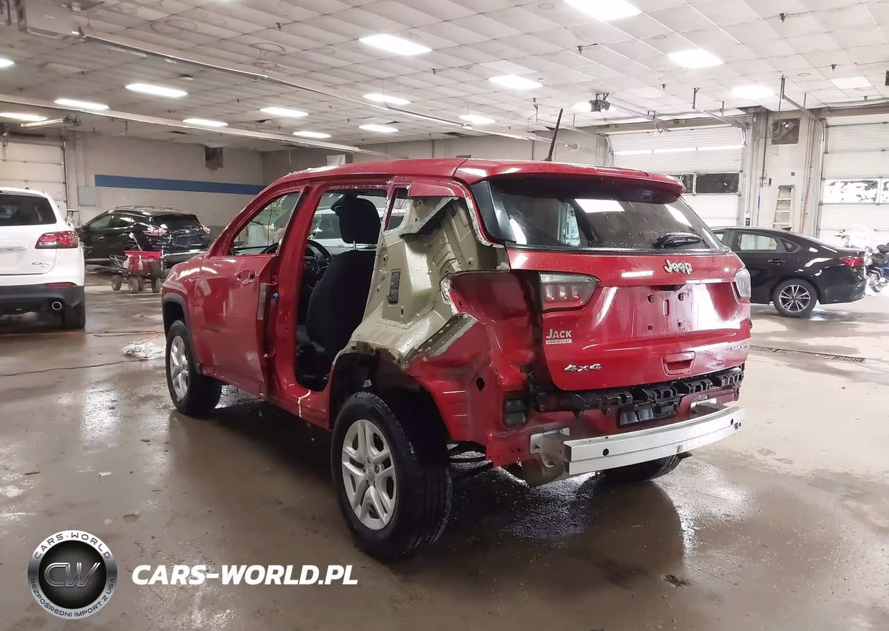 2018 Jeep Compass Sport 4X4 VIN:3C4NJDAB1JT398995 - 3