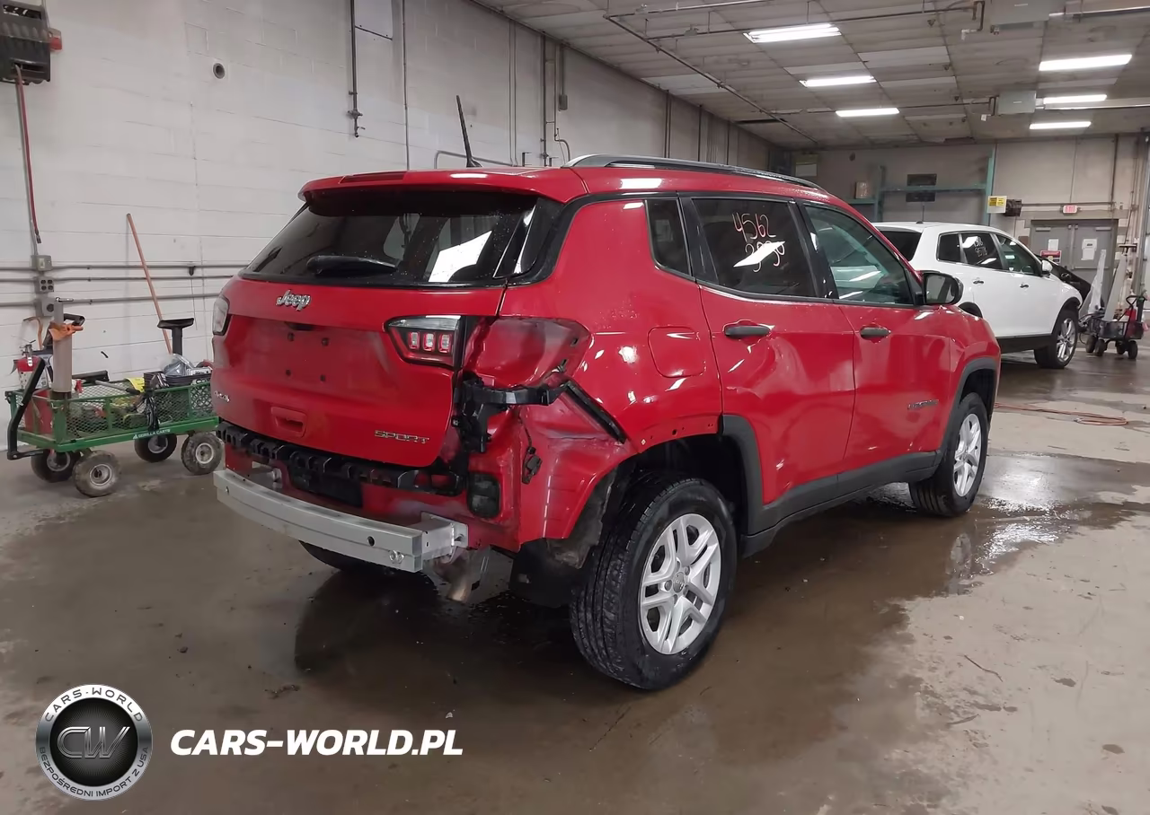 2018 Jeep Compass Sport 4X4 VIN:3C4NJDAB1JT398995 - 4