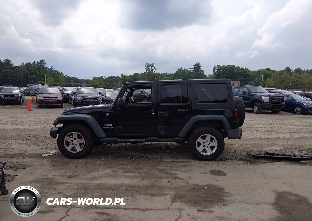 2013 Jeep Wrangler Unlimited Sport VIN:1C4BJWDG4DL674253 - 15