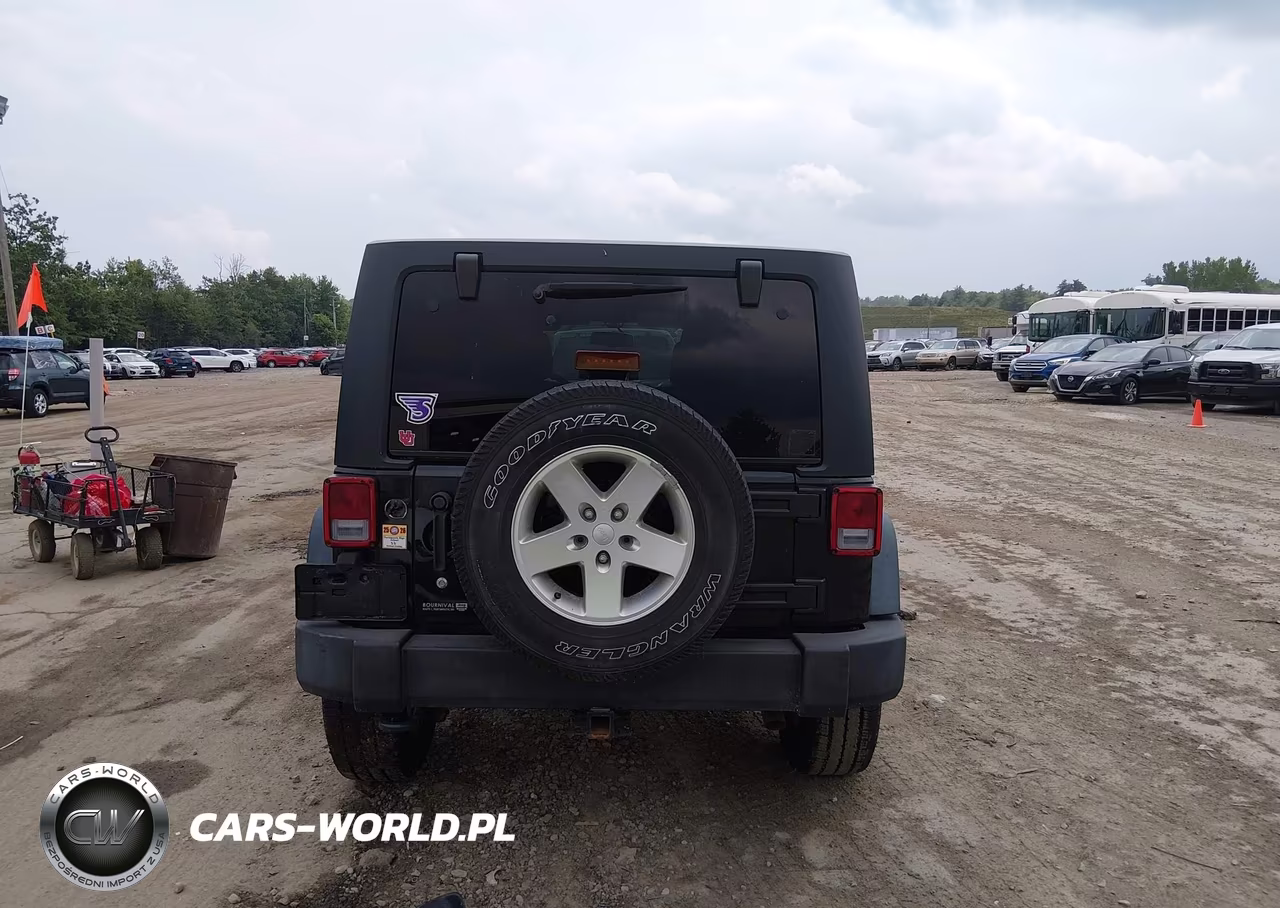 2013 Jeep Wrangler Unlimited Sport VIN:1C4BJWDG4DL674253 - 17