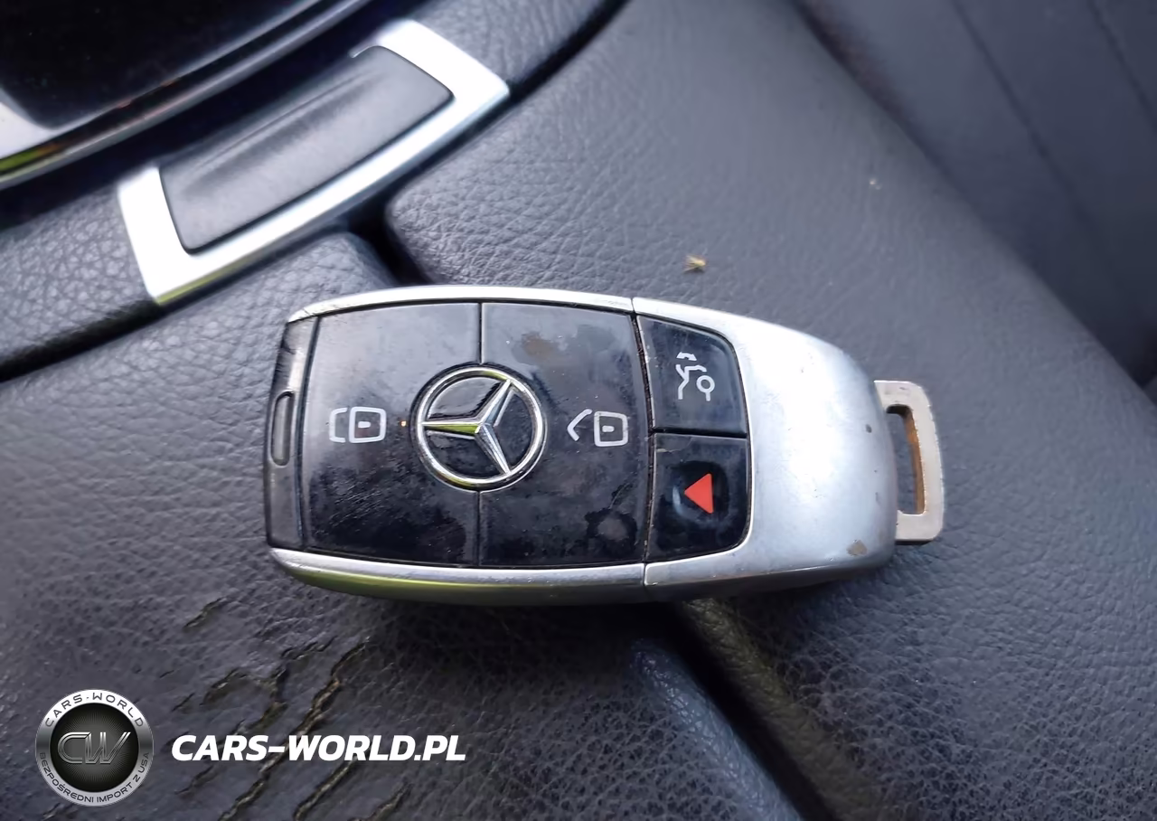 2017 Mercedes-Benz E 300 4Matic VIN:WDDZF4KB9HA029343 - 11