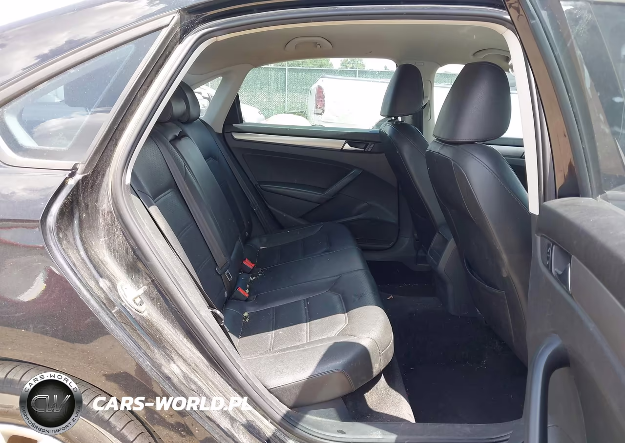 2015 Volkswagen Passat 1.8T Wolfsburg Edition VIN:1VWAT7A32FC052442 - 8