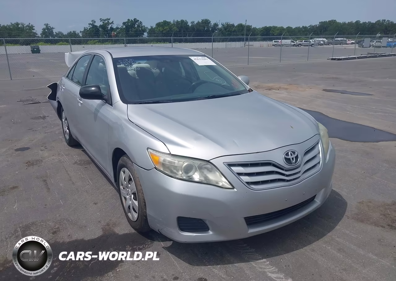2011 Toyota Camry Le – zdjęcie 1 z 17