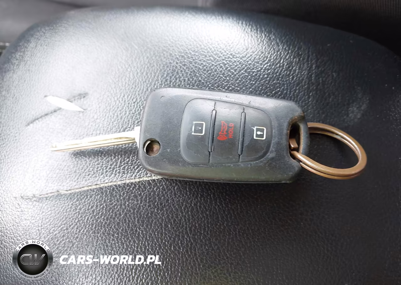 2013 Kia Soul + VIN:KNDJT2A6XD7568196 - 11