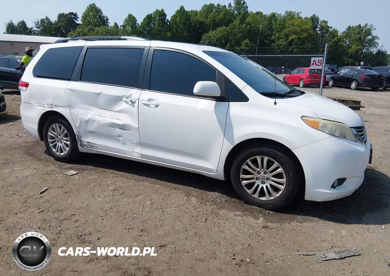 2012 Toyota Sienna Xle V6 8 Passenger – zdjęcie 1 z 16