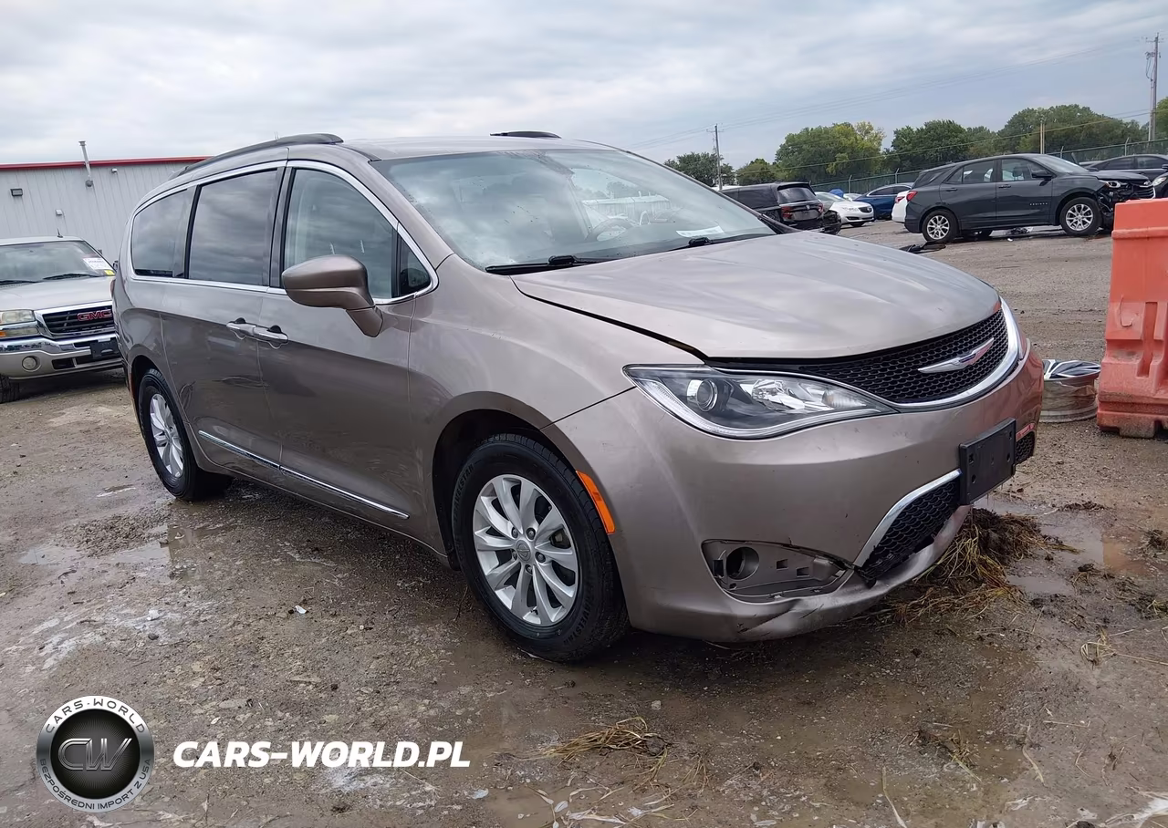 2017 Chrysler Pacifica Touring-L – zdjęcie 1 z 16