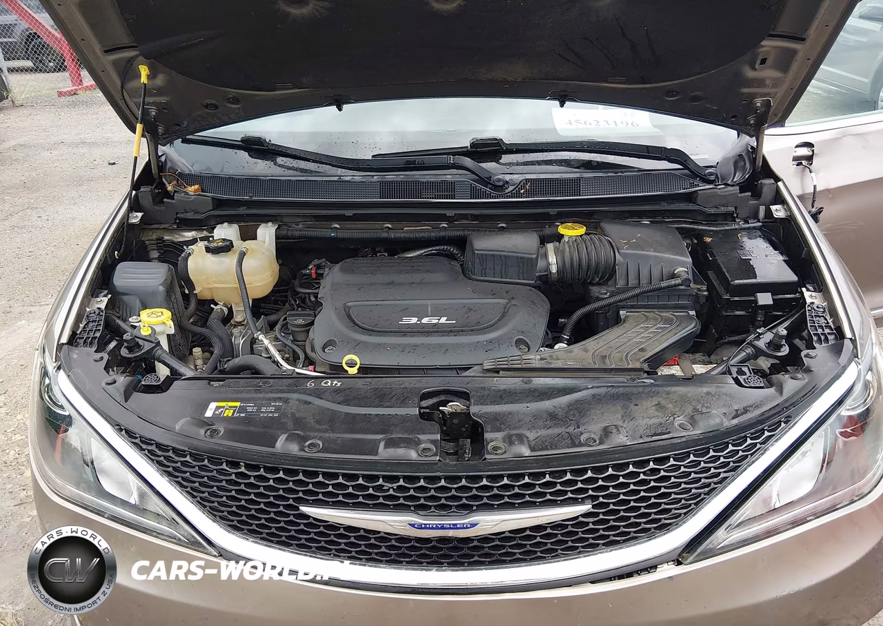 2017 Chrysler Pacifica Touring-L VIN:2C4RC1BG3HR613455 - 10