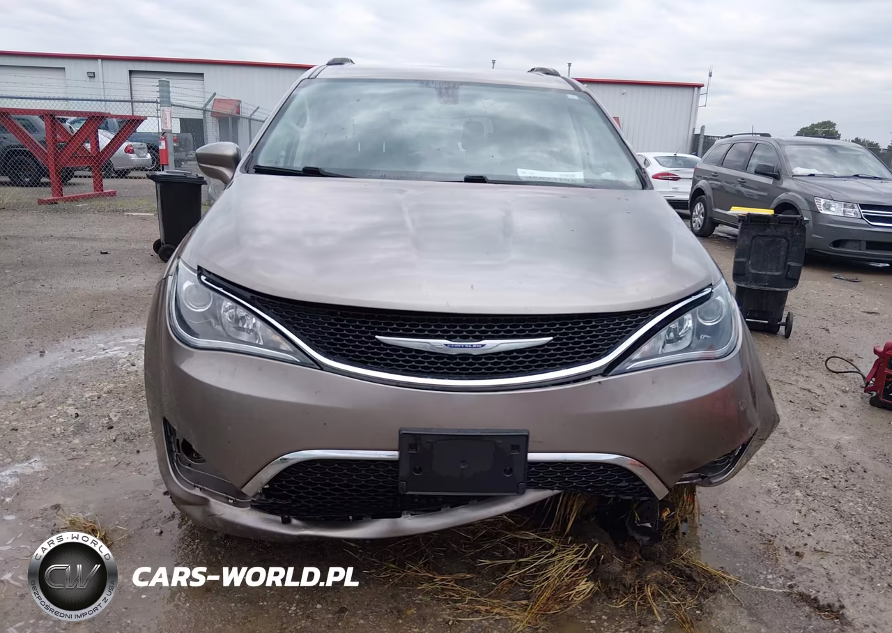 2017 Chrysler Pacifica Touring-L VIN:2C4RC1BG3HR613455 - 12