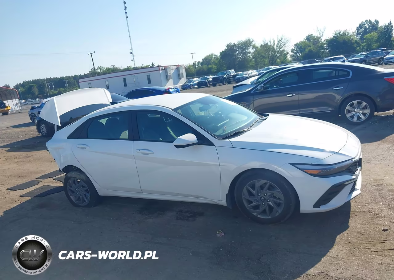 2024 Hyundai Elantra Sel VIN:KMHLM4DGXRU819681 - 12