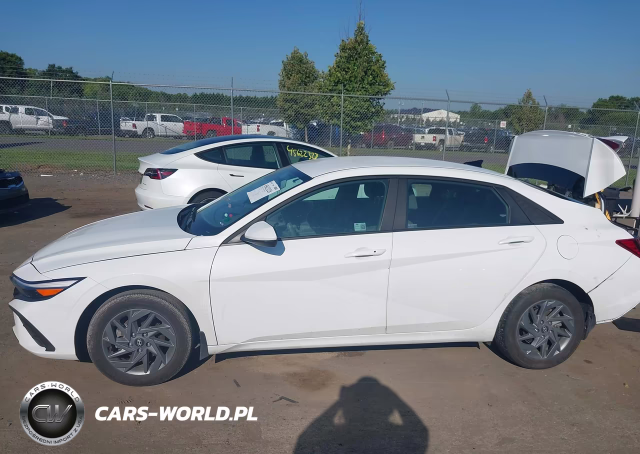 2024 Hyundai Elantra Sel VIN:KMHLM4DGXRU819681 - 13