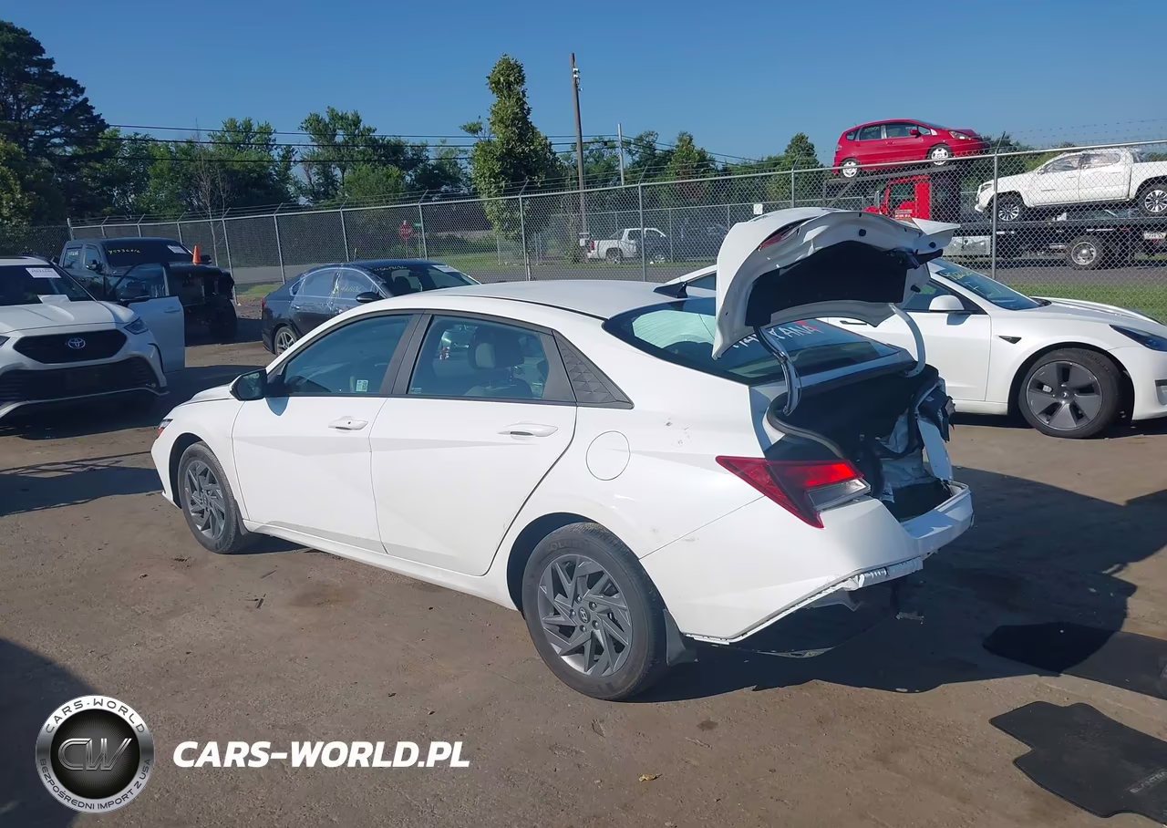 2024 Hyundai Elantra Sel VIN:KMHLM4DGXRU819681 - 3