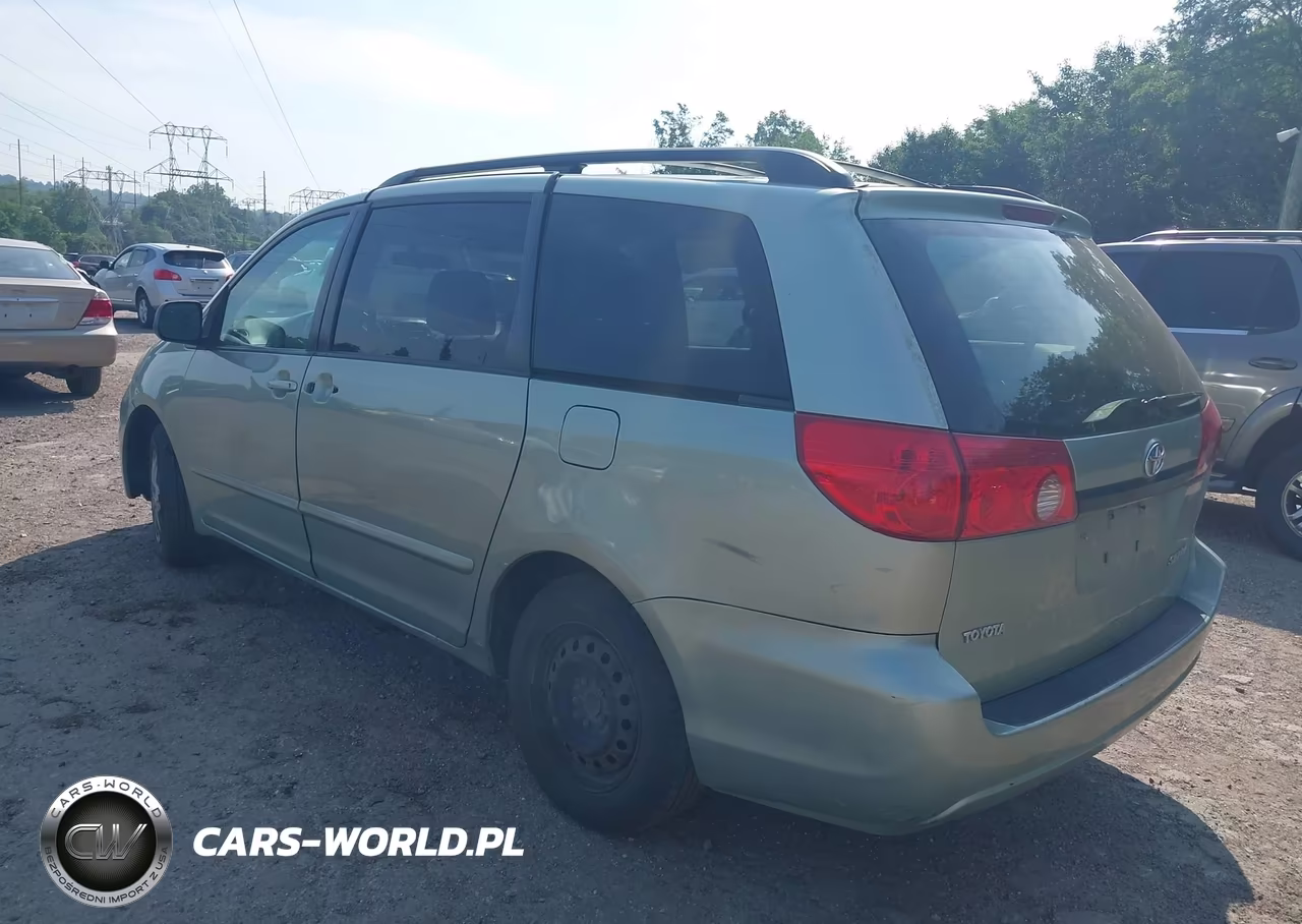 2010 Toyota Sienna Le VIN:5TDKK4CC0AS333572 - 3