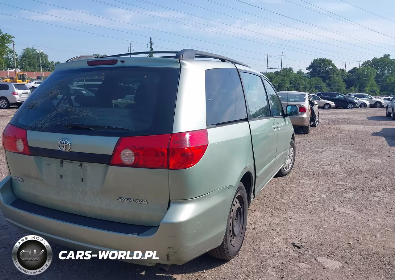 2010 Toyota Sienna Le VIN:5TDKK4CC0AS333572 - 4