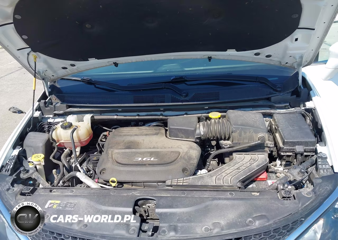 2017 Chrysler Pacifica Touring-L VIN:2C4RC1BGXHR794196 - 10