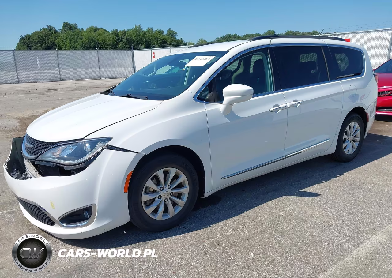 2017 Chrysler Pacifica Touring-L VIN:2C4RC1BGXHR794196 - 2