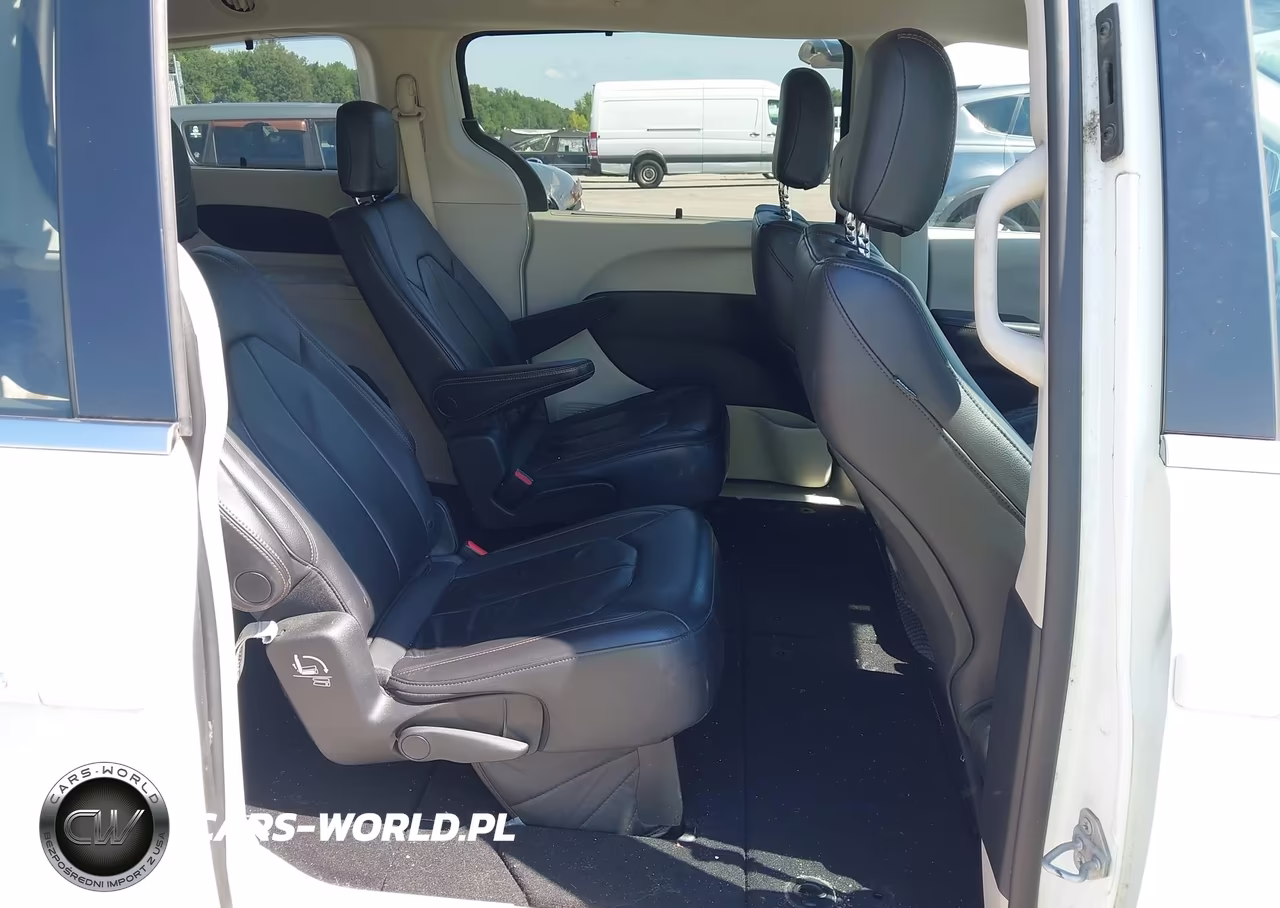 2017 Chrysler Pacifica Touring-L VIN:2C4RC1BGXHR794196 - 8