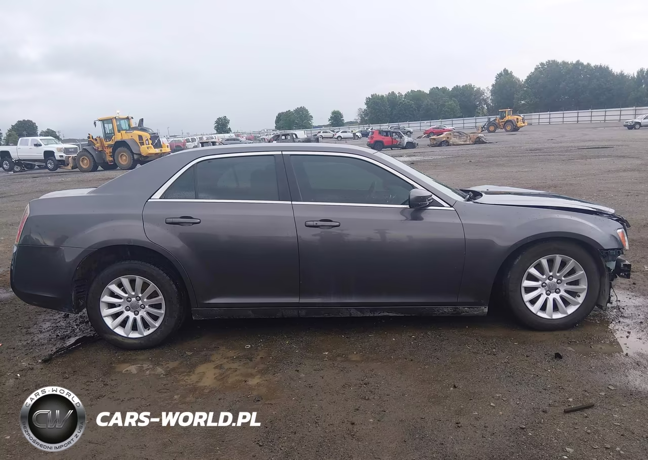 2013 Chrysler 300 Motown VIN:2C3CCAAG3DH559960 - 14