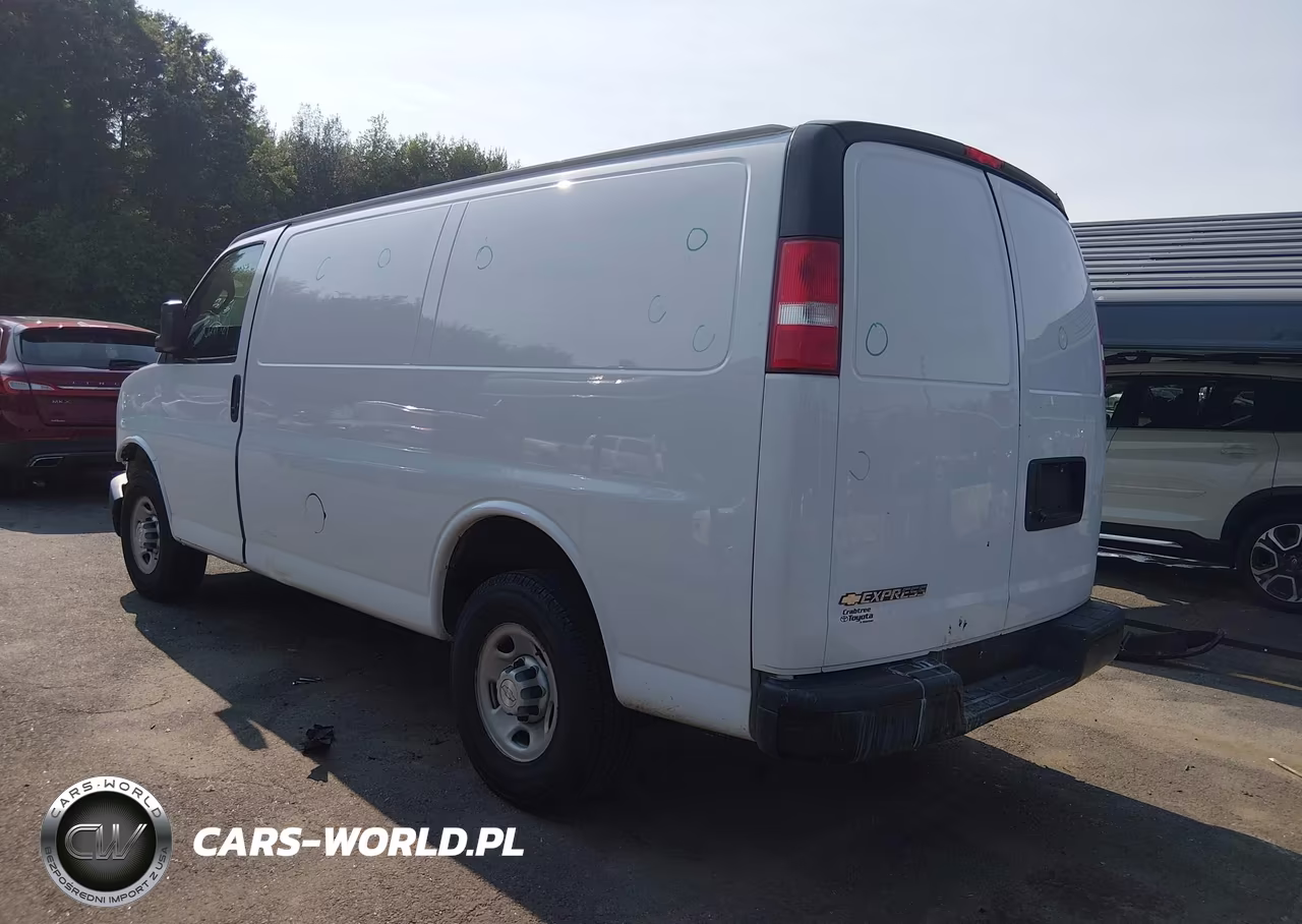 2018 Chevrolet Express 2500 Work Van VIN:1GCWGAFP6J1229360 - 3