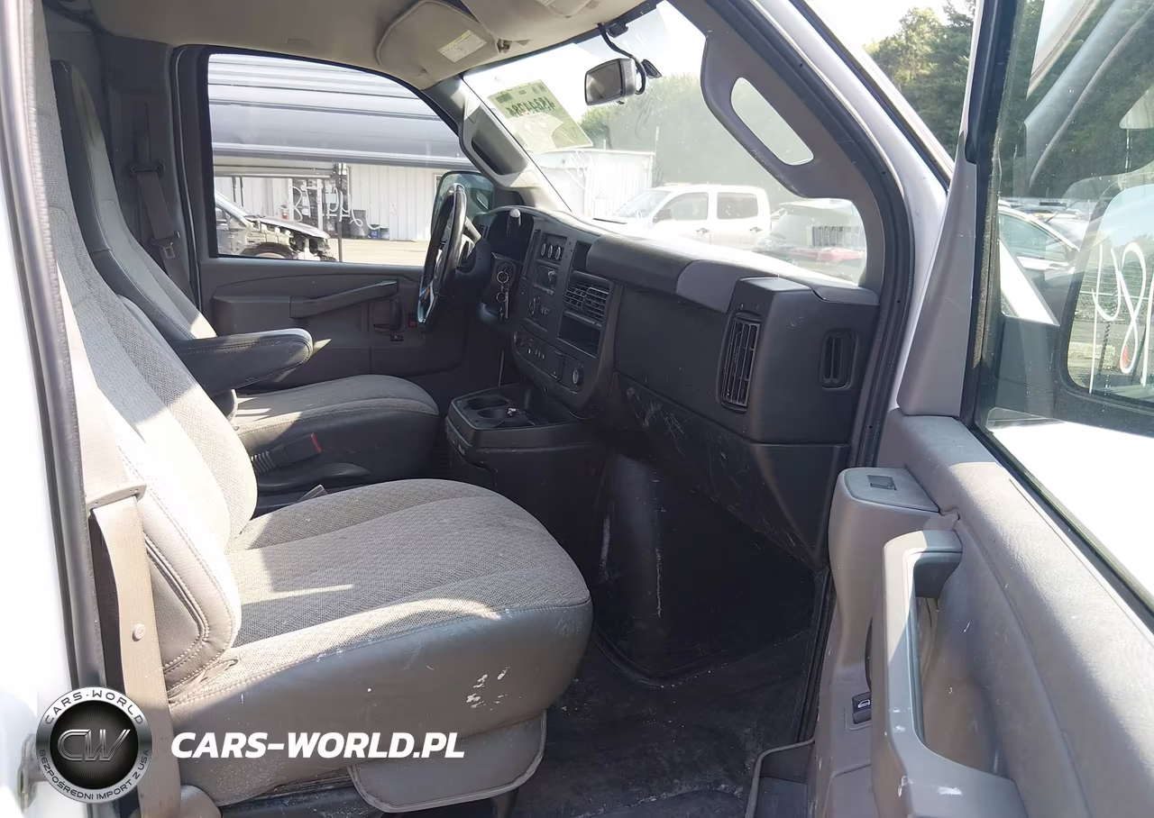 2018 Chevrolet Express 2500 Work Van VIN:1GCWGAFP6J1229360 - 5